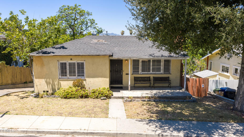 5007 Los Robles Street Property Photo 4