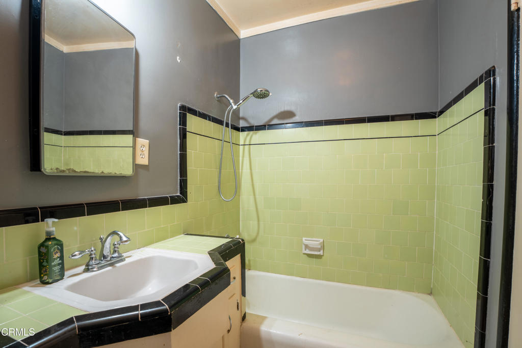 5007 Los Robles Street Property Photo 11