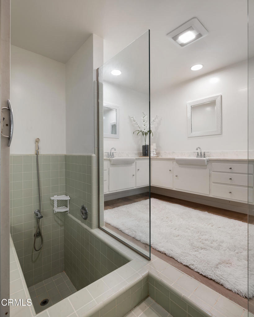 3271 New York Drive Property Photo 37