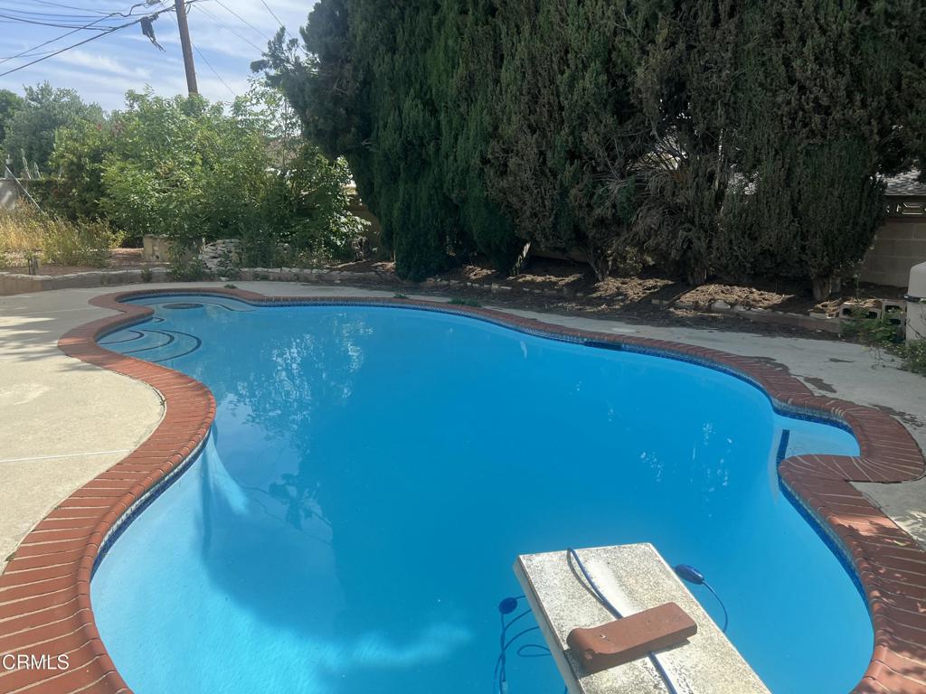 1126 S Gretta Avenue Property Photo 3