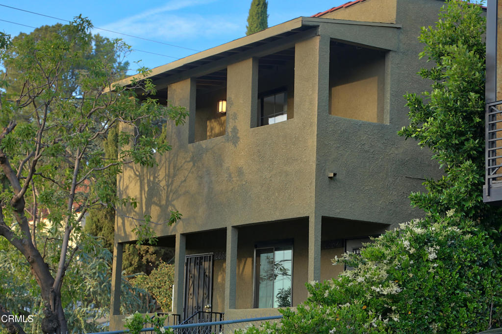 2236 Glendale Boulevard 1/2 Property Photo 1