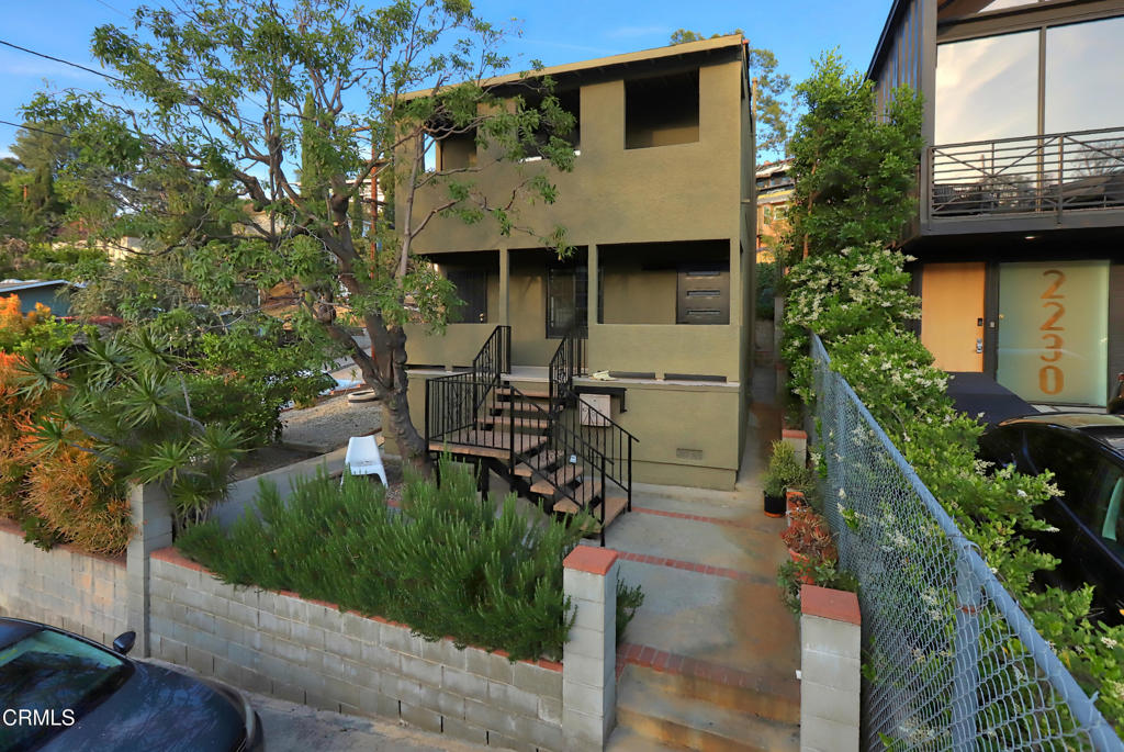 2236 Glendale Boulevard 1/2 Property Photo 2