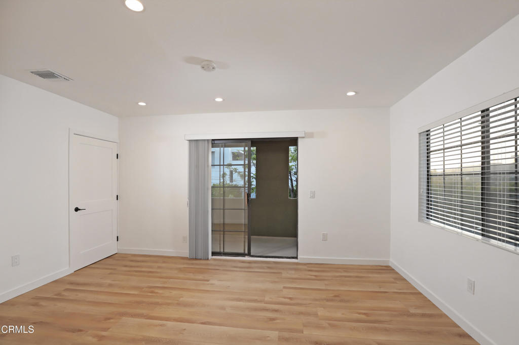 2236 Glendale Boulevard 1/2 Property Photo 6