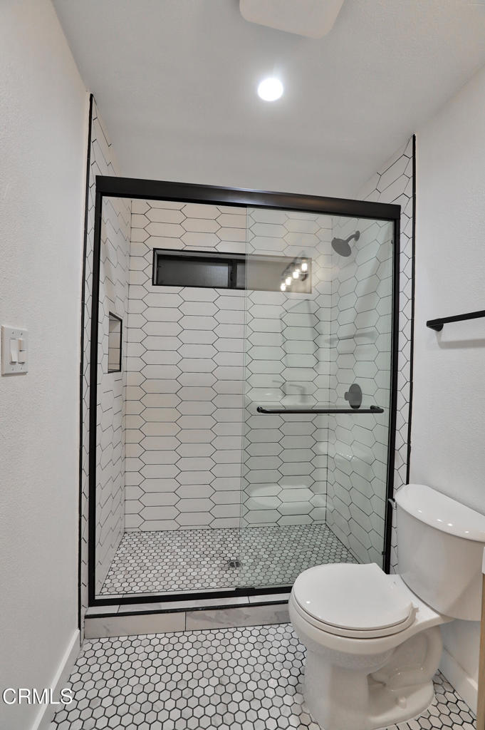 2236 Glendale Boulevard 1/2 Property Photo 16