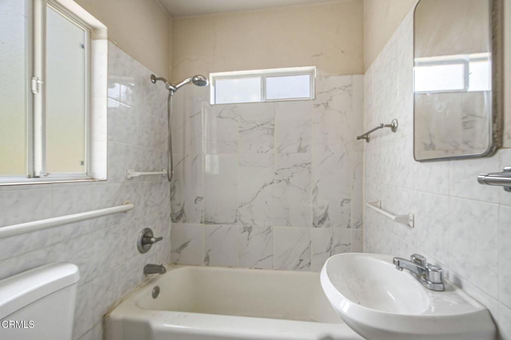 328 N Isabel Property Photo 8