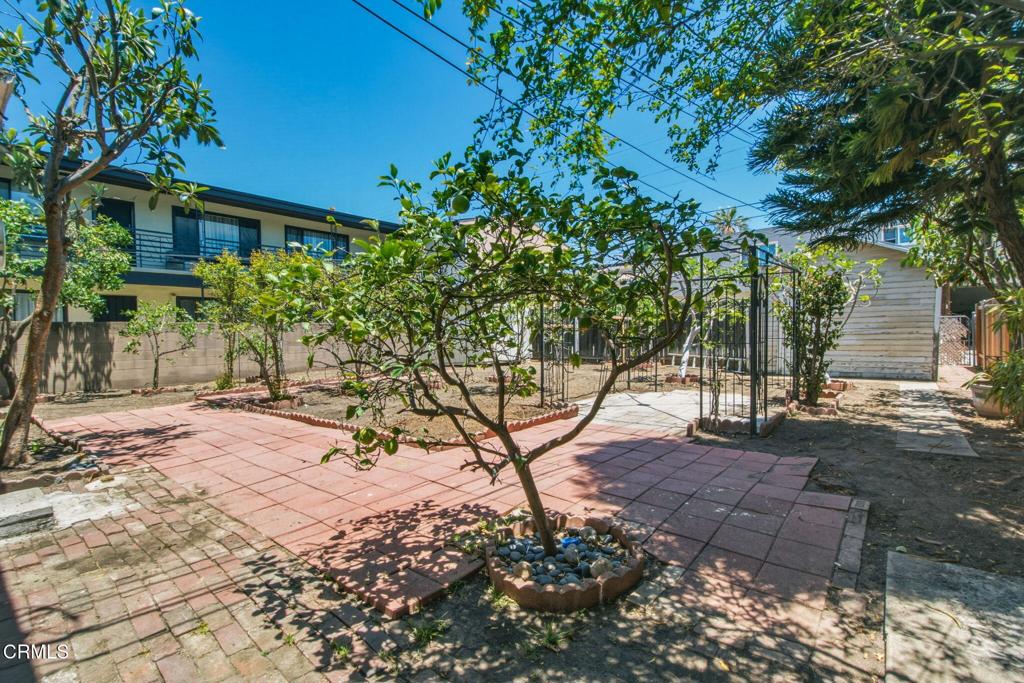 328 N Isabel Property Photo 11