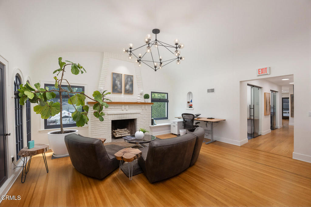 1913 1915 Hyperion Avenue Property Photo 2