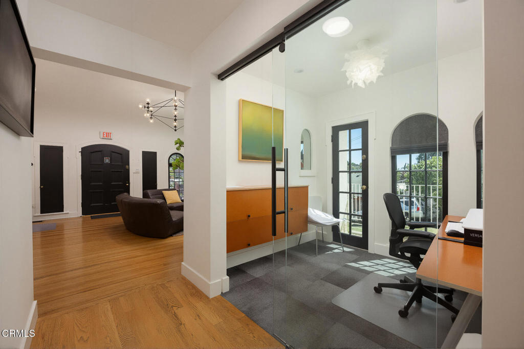 1913 1915 Hyperion Avenue Property Photo 4