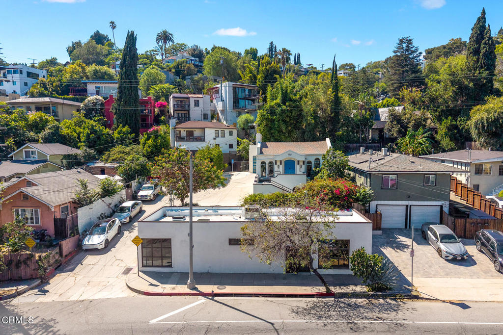 1913 1915 Hyperion Avenue Property Photo 16