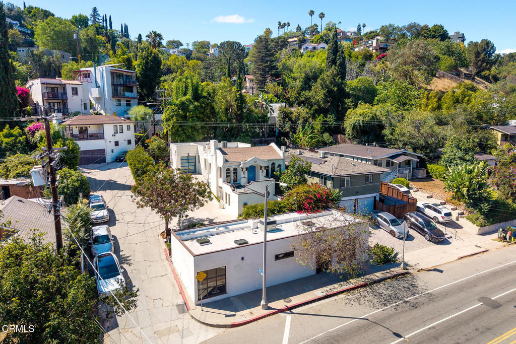 1913 1915 Hyperion Avenue Property Photo 19