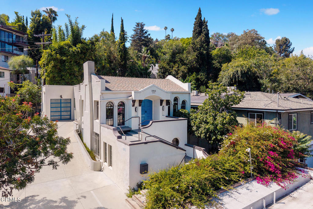 1913 1915 Hyperion Avenue Property Photo 20