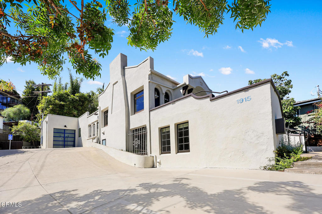 1913 1915 Hyperion Avenue Property Photo 24