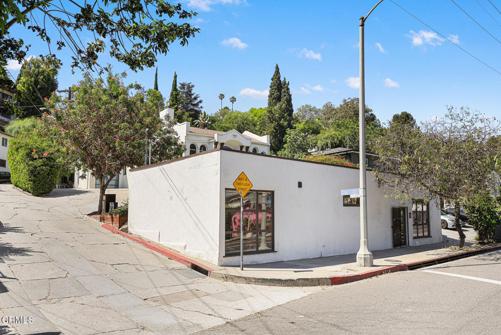 1913 1915 Hyperion Avenue Property Photo 25