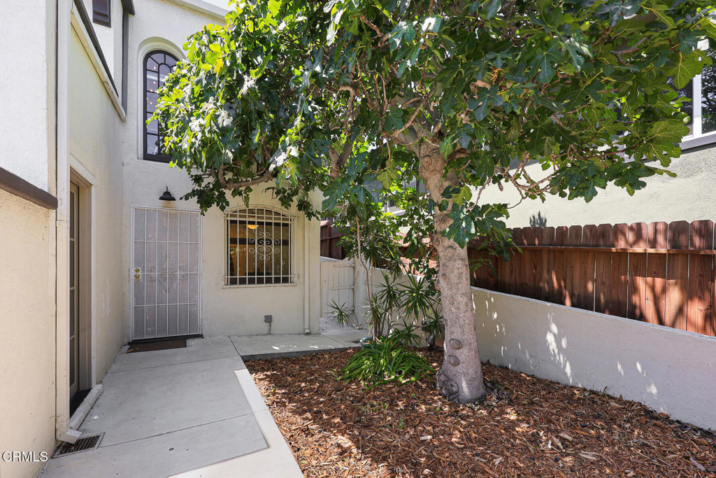 1913 1915 Hyperion Avenue Property Photo 47