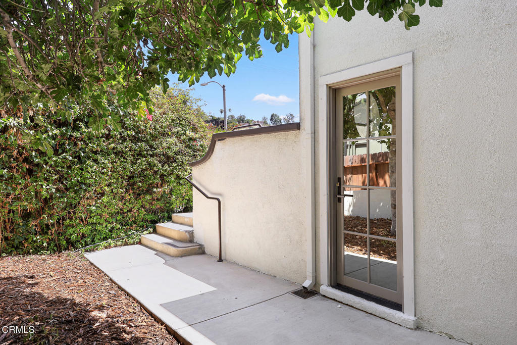 1913 1915 Hyperion Avenue Property Photo 48
