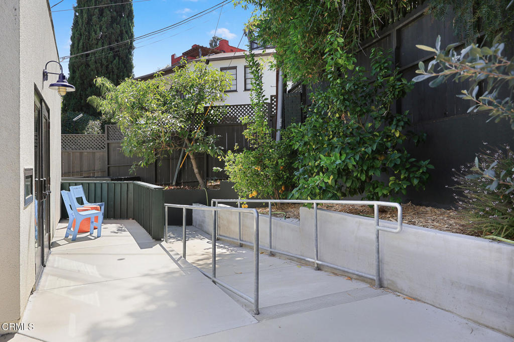 1913 1915 Hyperion Avenue Property Photo 61