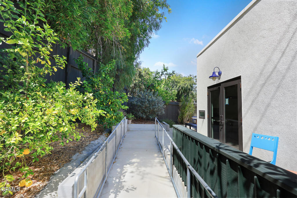 1913 1915 Hyperion Avenue Property Photo 62