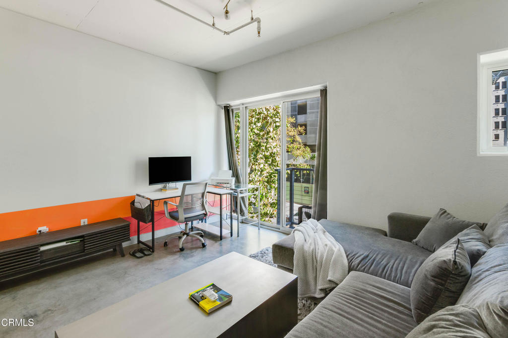 645 W 9th Street 221 Property Photo 5