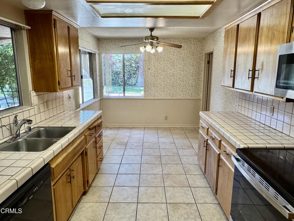 910 Claraday Street Property Photo 4