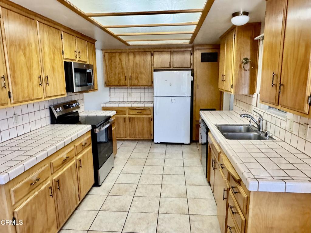 910 Claraday Street Property Photo 7