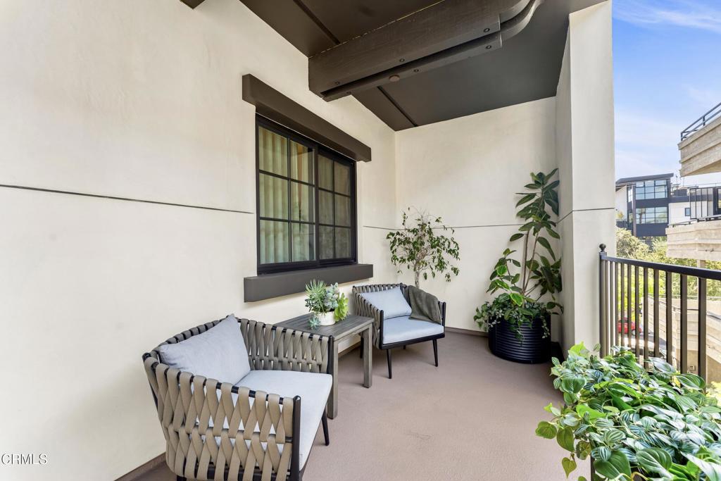 139 S Oak Knoll Avenue 203 Property Photo 15