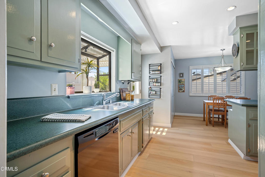 6954 Canterwood Road Property Photo 13