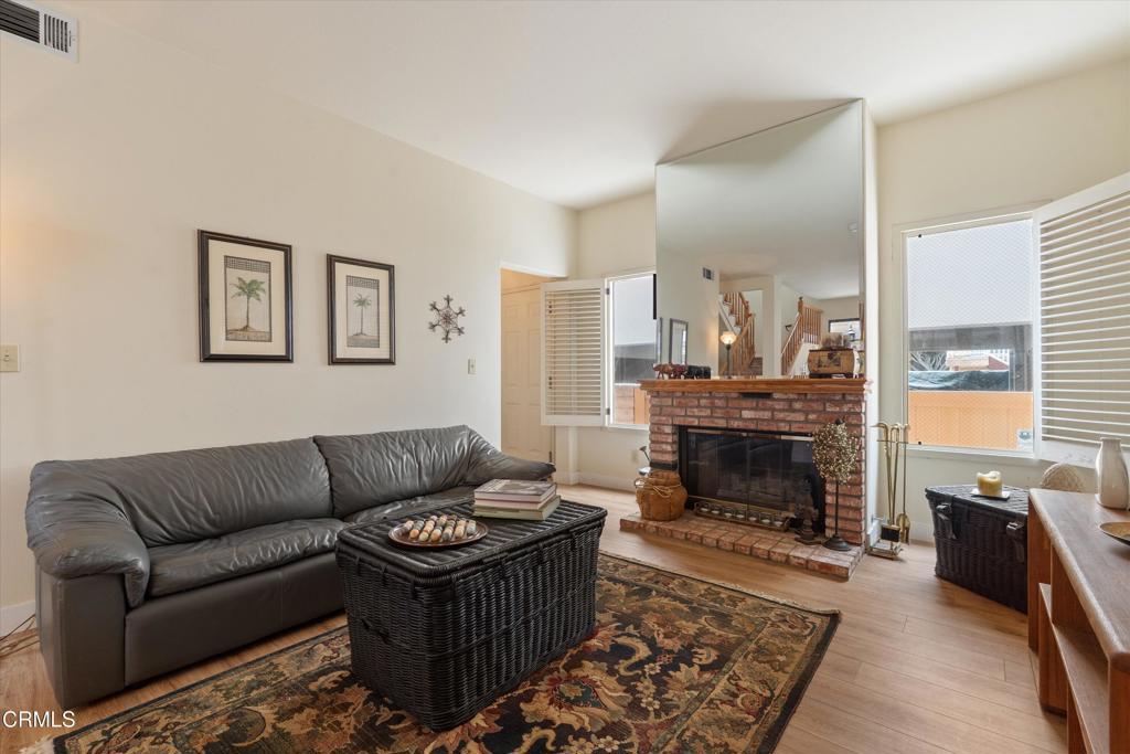 625 S Broadway 2 Property Photo 6