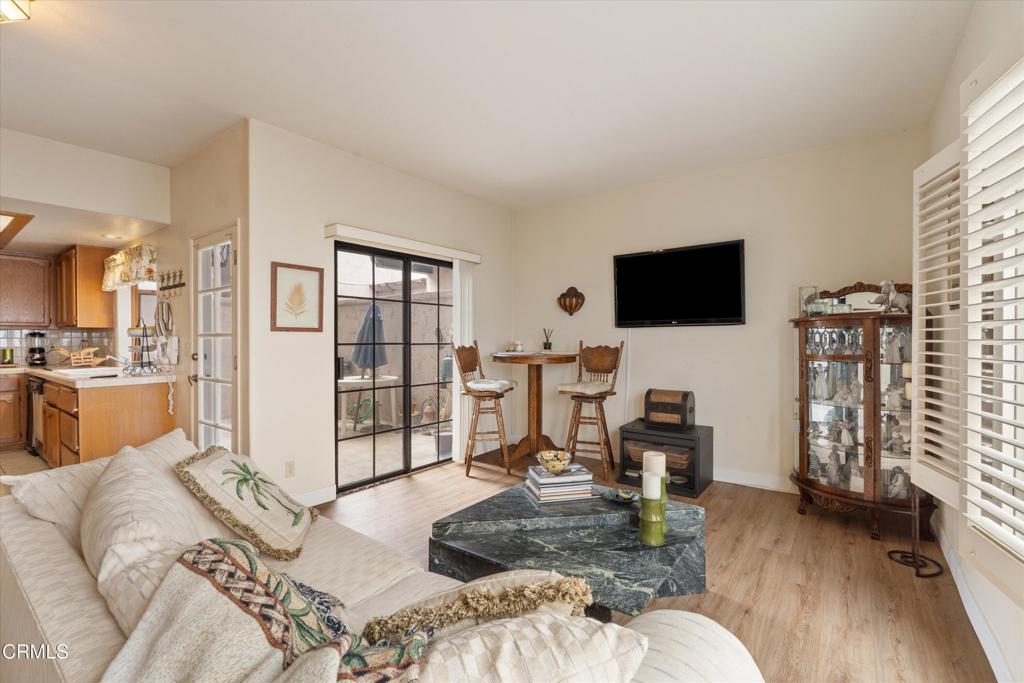 625 S Broadway 2 Property Photo 9