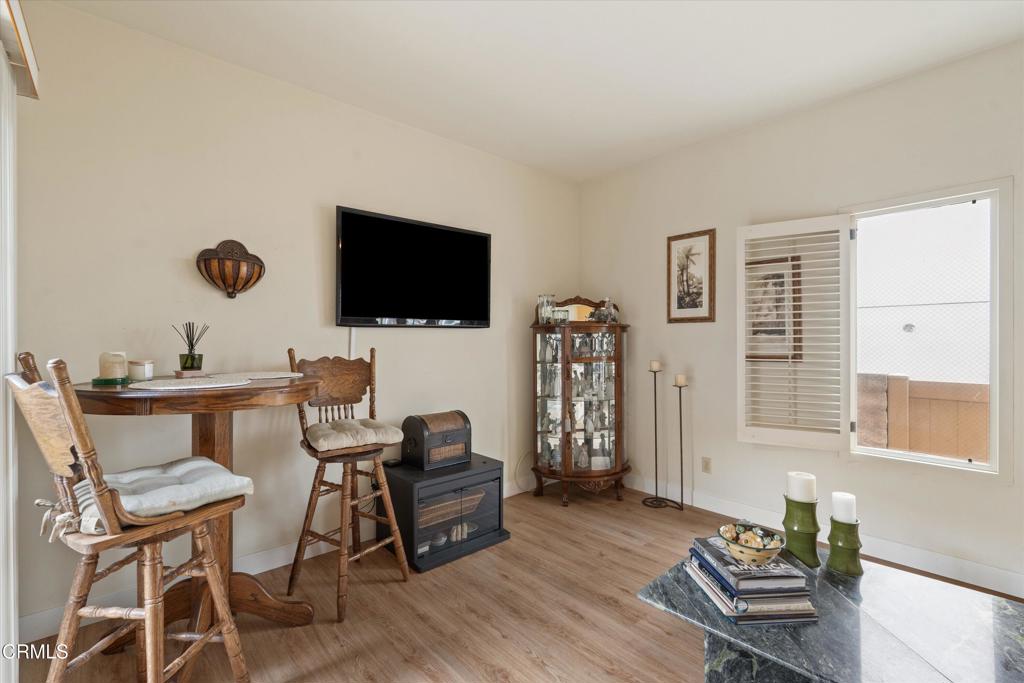 625 S Broadway 2 Property Photo 10