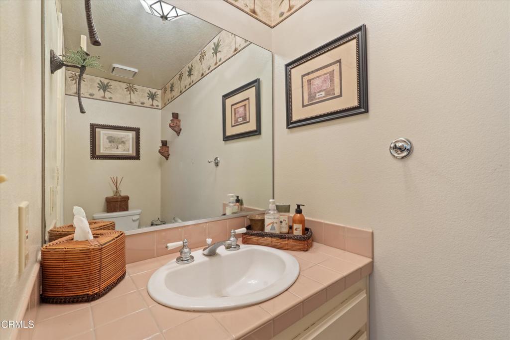 625 S Broadway 2 Property Photo 18