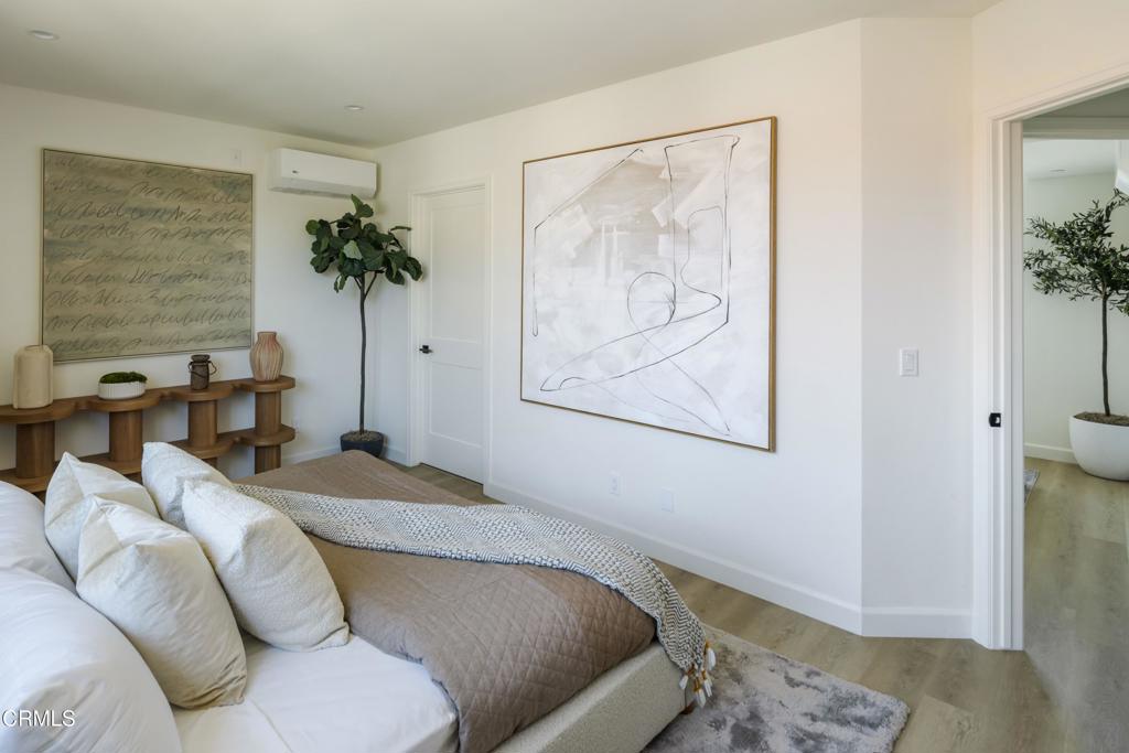 506 1/2 N Sycamore Avenue Property Photo 14