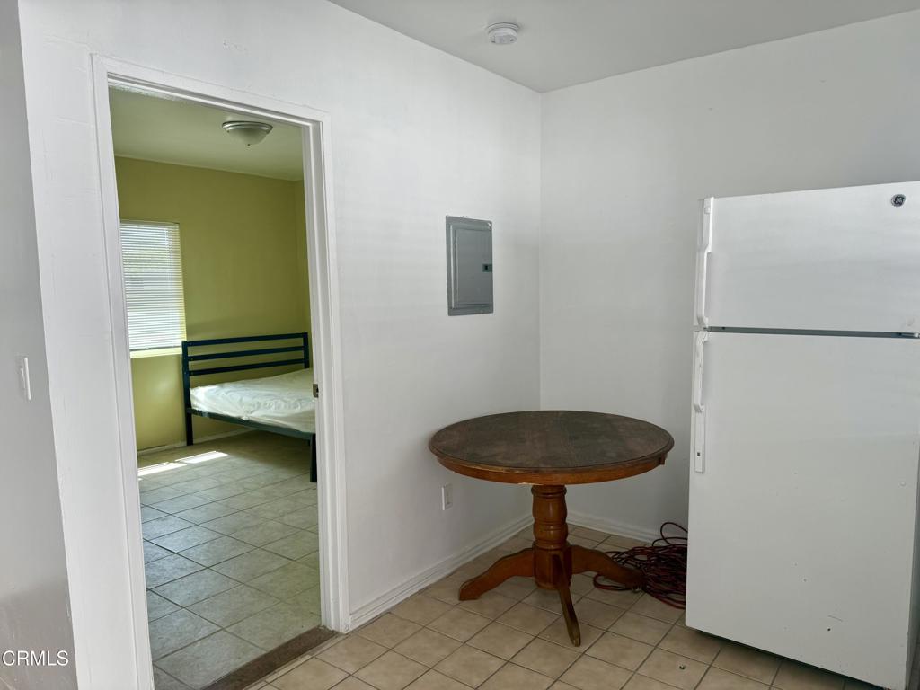 15744 1/2 W Saticoy Street Property Photo 4