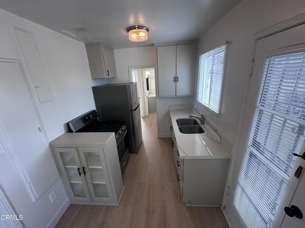 1424 E Wilson Avenue C Property Photo 2
