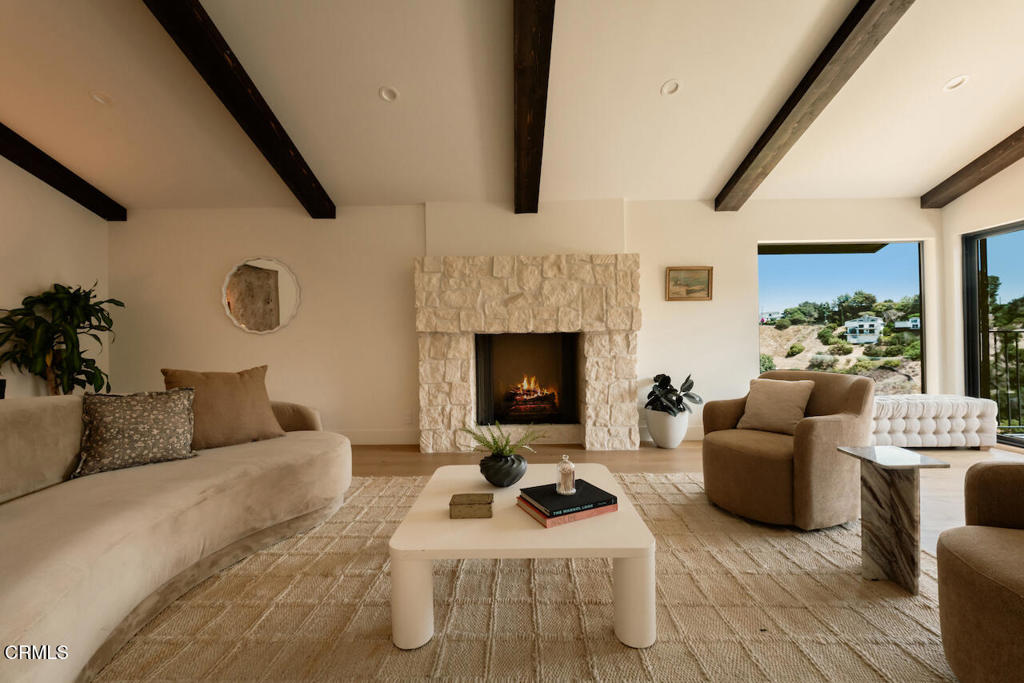 3250 Coldwater Canyon Avenue Property Photo 3