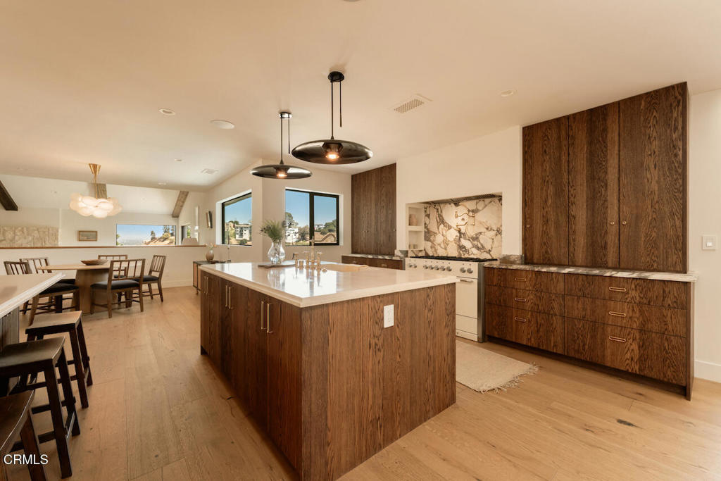 3250 Coldwater Canyon Avenue Property Photo 8