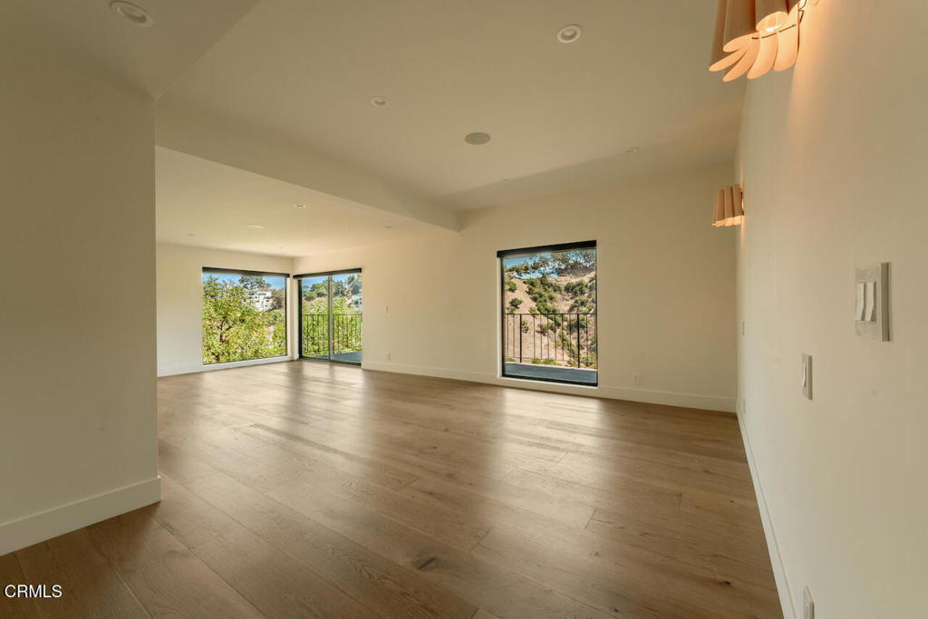 3250 Coldwater Canyon Avenue Property Photo 18