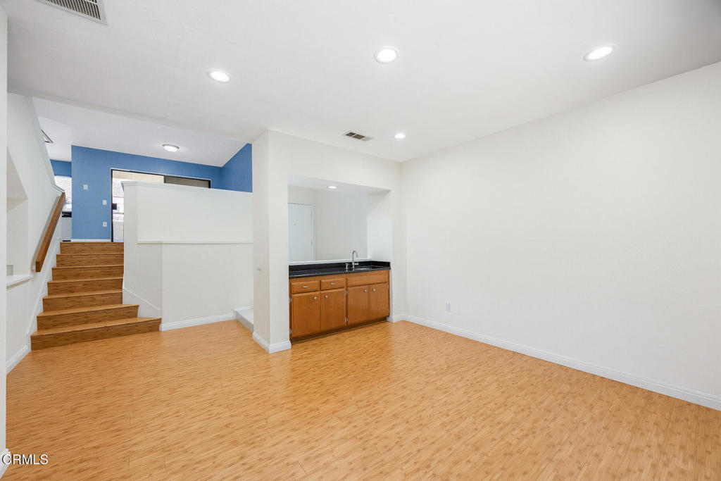 1180 Walnut Grove Avenue B Property Photo 9