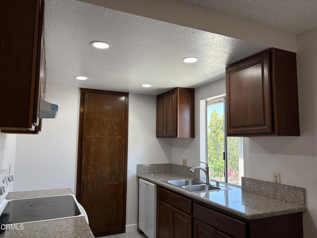 1811 Ewing Court Property Photo 10