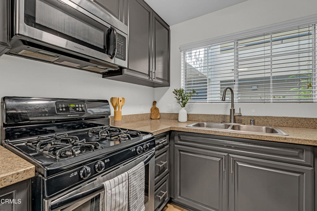 5500 Owensmouth Avenue 104 Property Photo 11