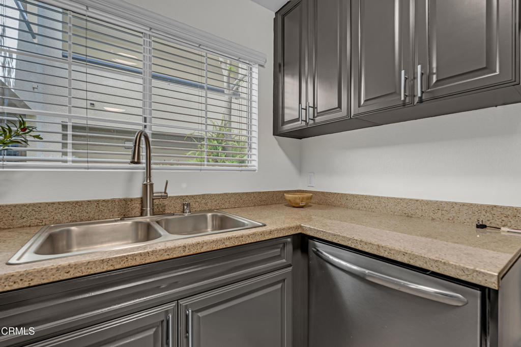 5500 Owensmouth Avenue 104 Property Photo 12