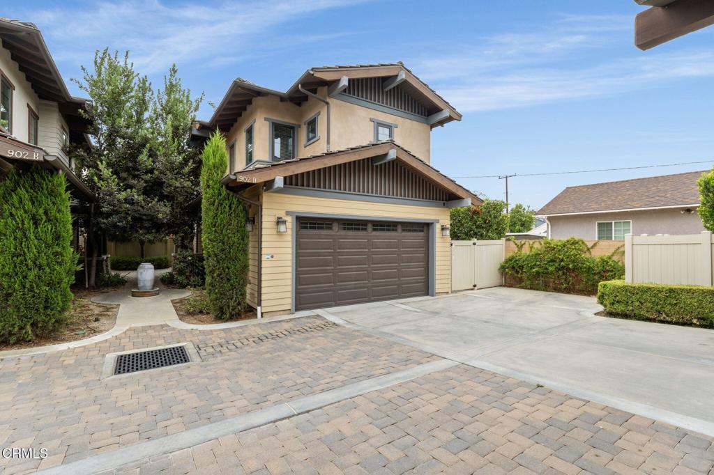 902 W Colorado Boulevard D Property Photo 2