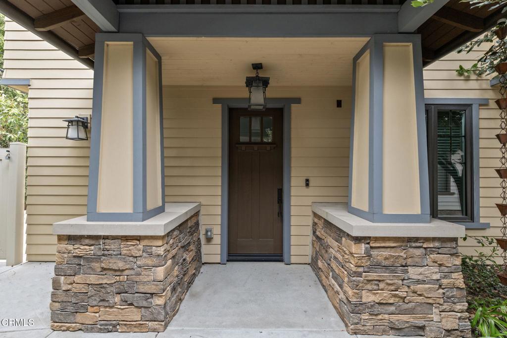902 W Colorado Boulevard D Property Photo 4