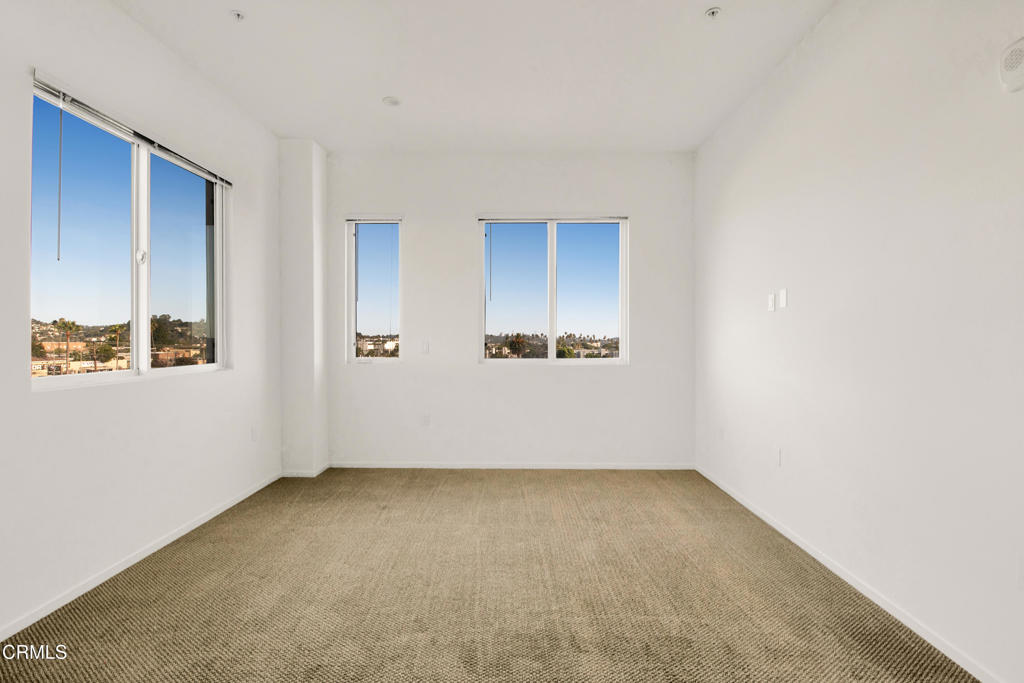 124 W Colorado Street 401 Property Photo 6