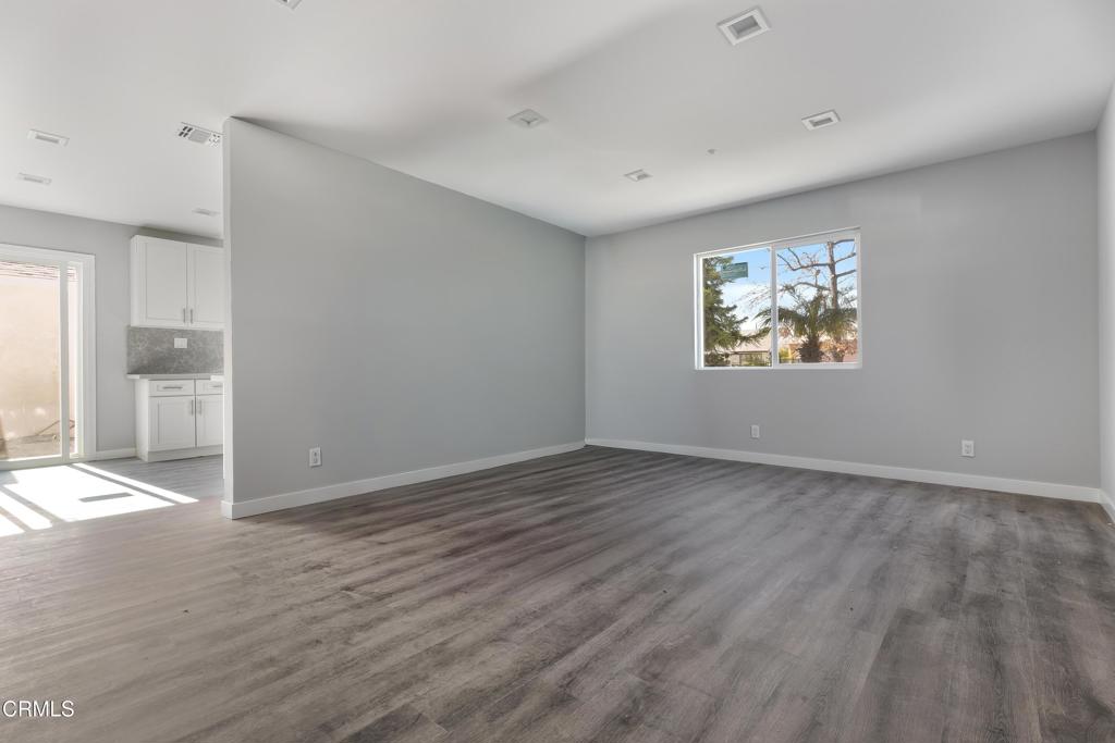 6256 Satsuma Avenue Property Photo 4