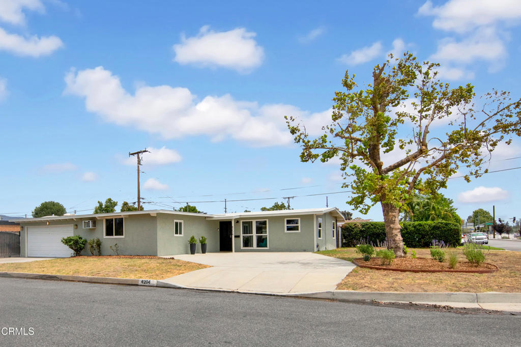 4204 N Morada Avenue Property Photo 1