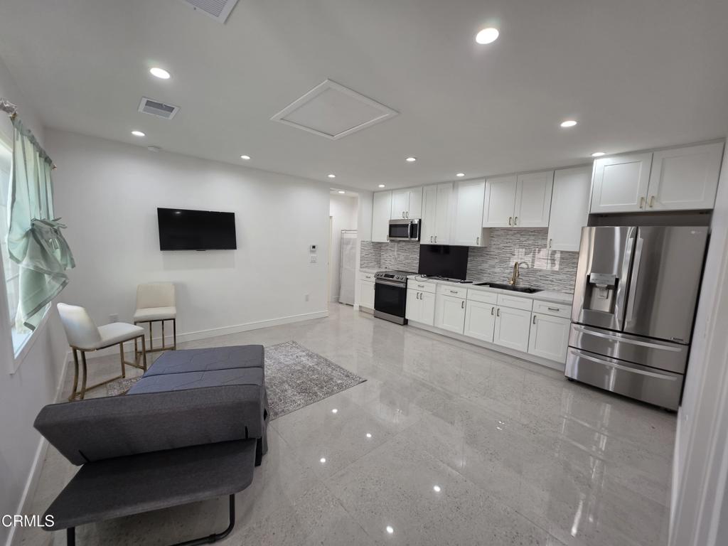 16034 San Fernando Mission Boulevard Property Photo 23