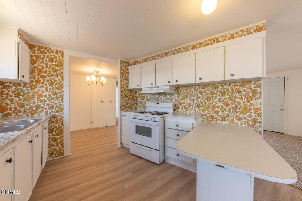 1404 W Langley Avenue Property Photo 4