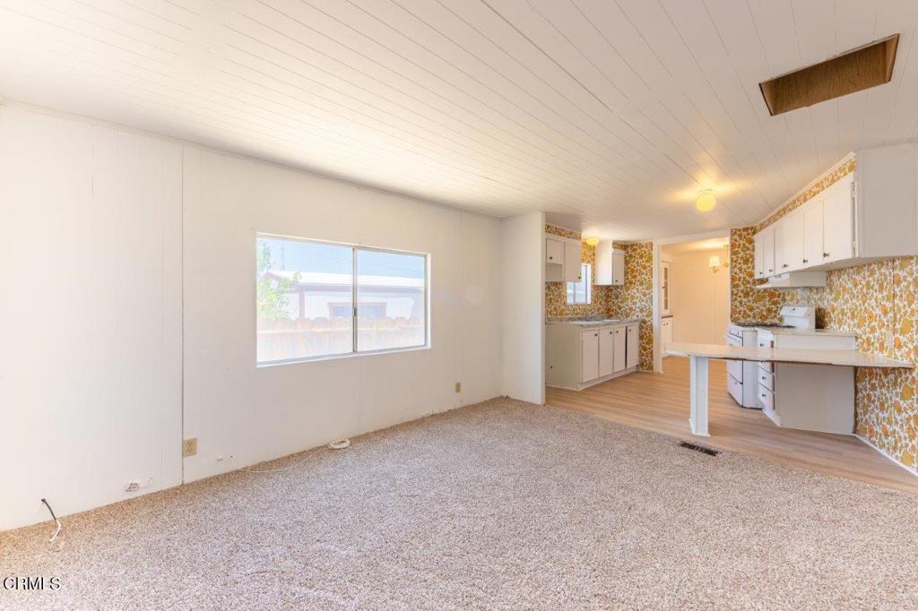 1404 W Langley Avenue Property Photo 9