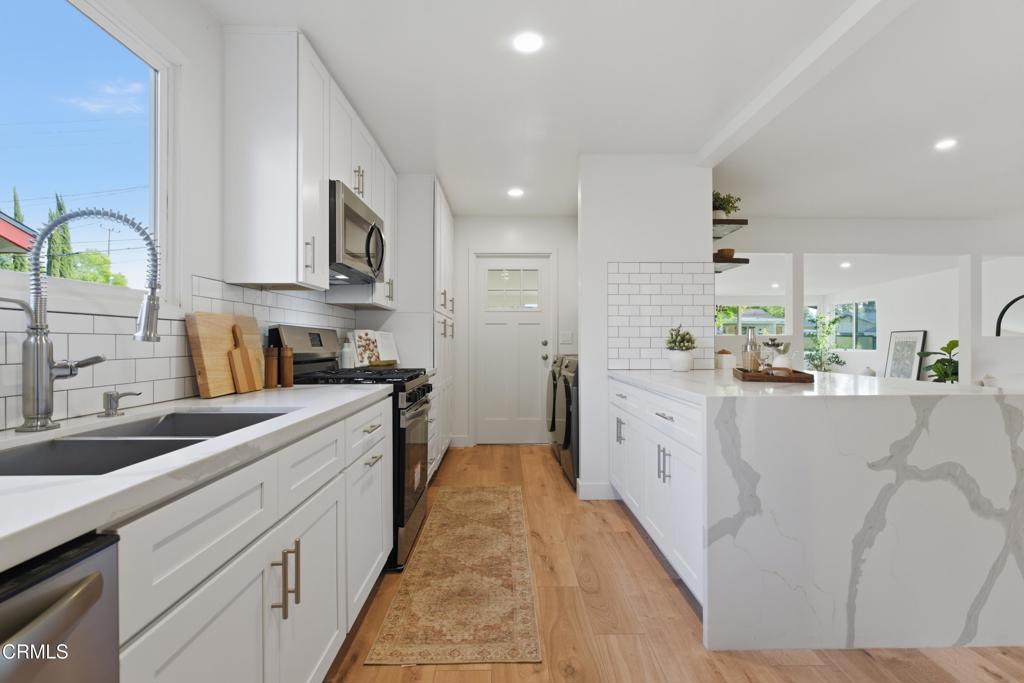 22718 Cantlay Street Property Photo 1
