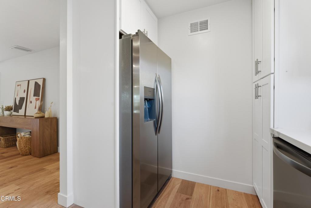 22718 Cantlay Street Property Photo 19